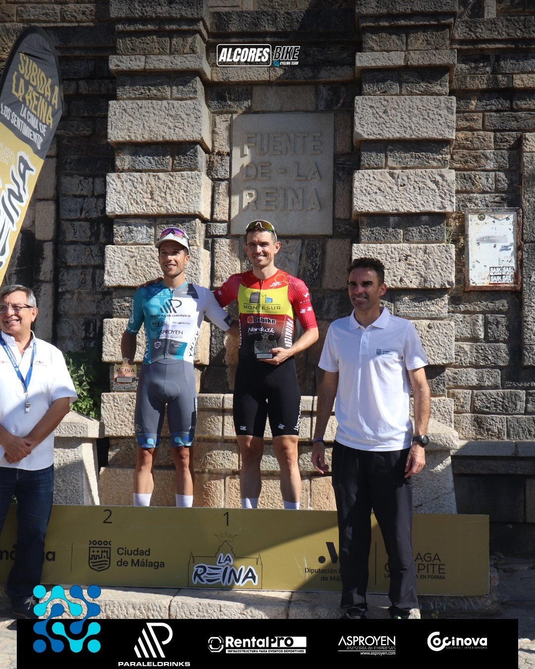 Manu Villarrubia en el segundo cajón del podio Máster 30 de la XLI Subida a la Reina